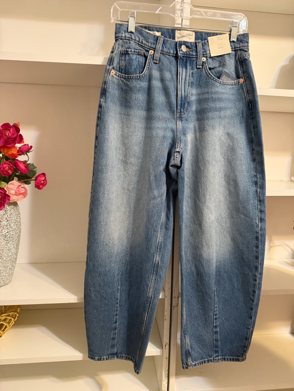 Universal Thread Relaxed High-Rise Blue Easy Barrel Leg Jeans • 2 • NWT - Picture 3 of 9